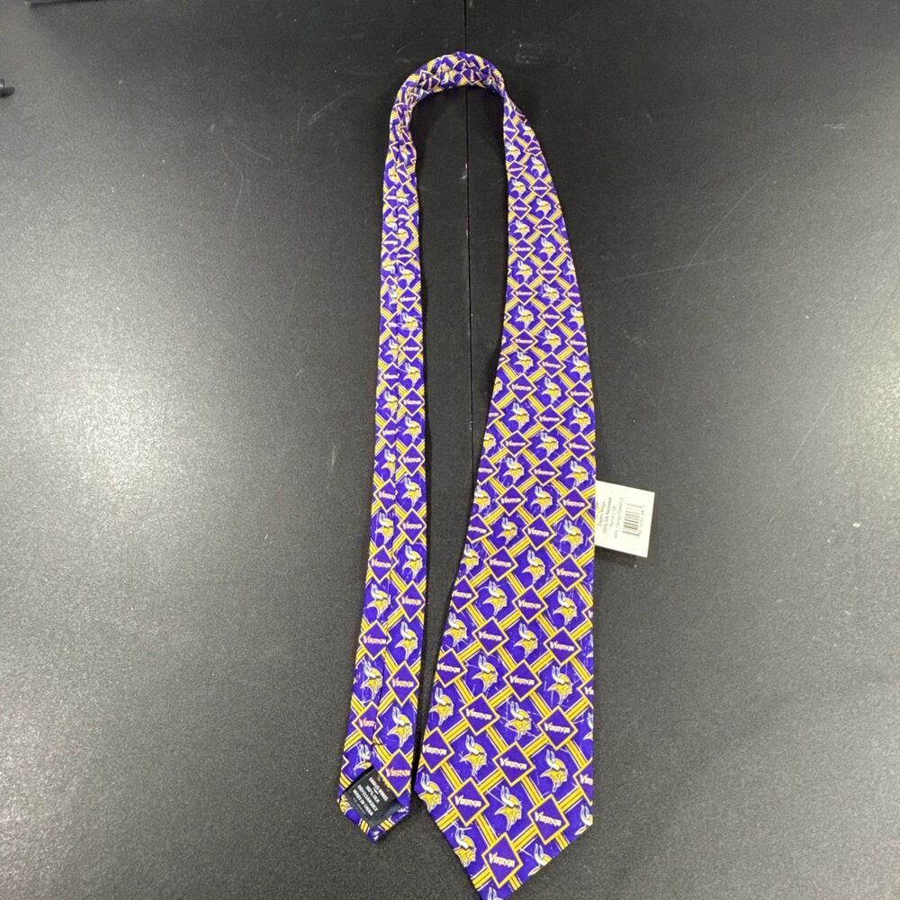 Vintage Minnesota Vikings NFL Football 100% Silk Tie by Eagle Wings NWT
